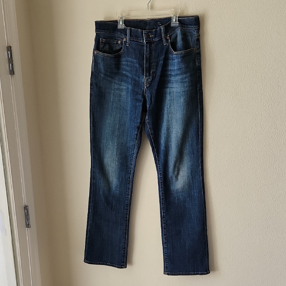Lucky Brand 427 Athletic Boot Cut Blue Jeans Classic 5 Pocket Style Indigo Wash